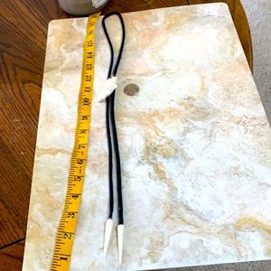 Necktie bolo manetee